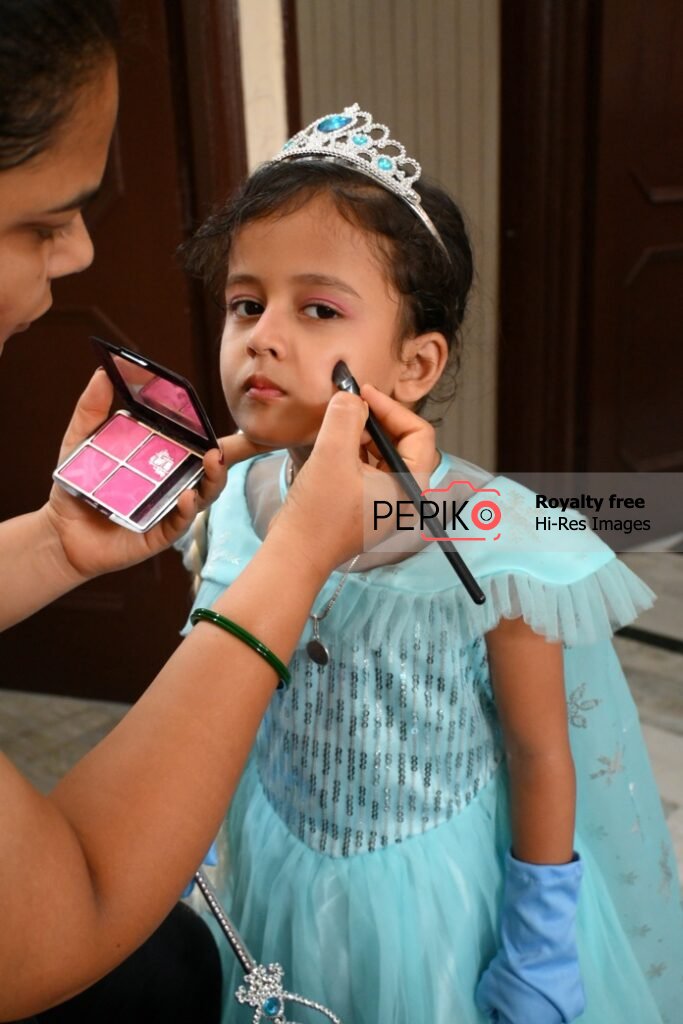 
									Little Girl’s passion about makeup