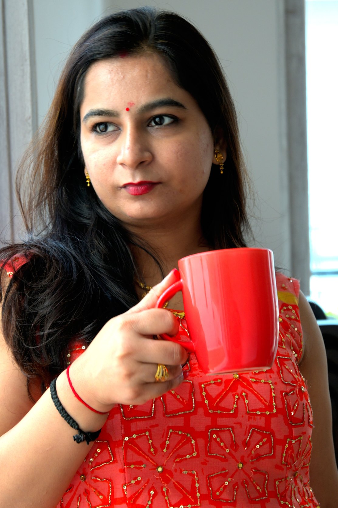 Model Posing For Cup Brand Pose 5 Pepiko model-posing-for-cup-brand-pose-5-pepiko