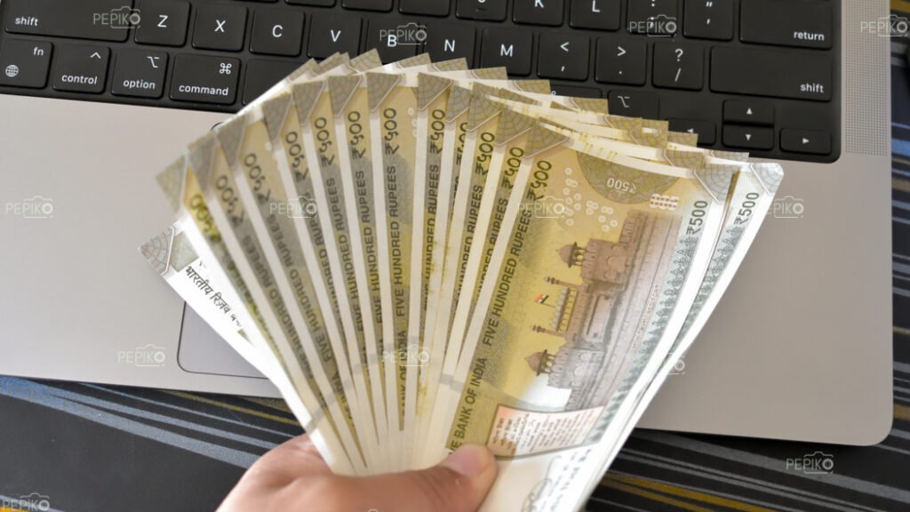 
									Closeup of Indian currency / rupee notes