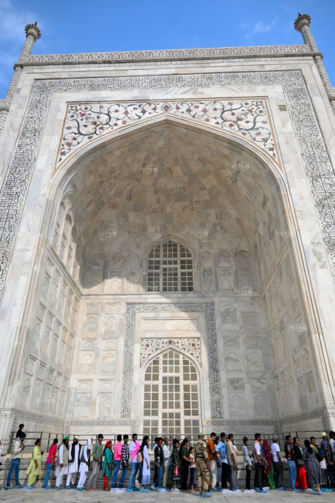 Beautiful engraved marble structure of the Taj mahal